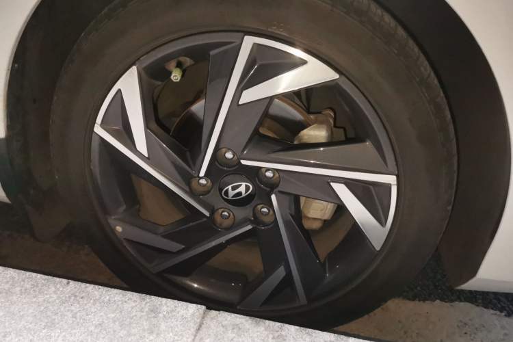 Used Hyundai Elantra 2023 1.5L CVT GLX Elite Edition Right Front Wheel Hub