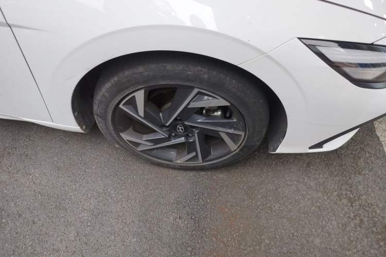 Used Hyundai Elantra 2023 1.5L CVT GLX Elite Edition Right Front Wheel Hub