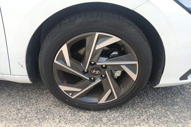 Used Hyundai Elantra 2023 1.5L CVT GLX Elite Edition Right Front Wheel Hub