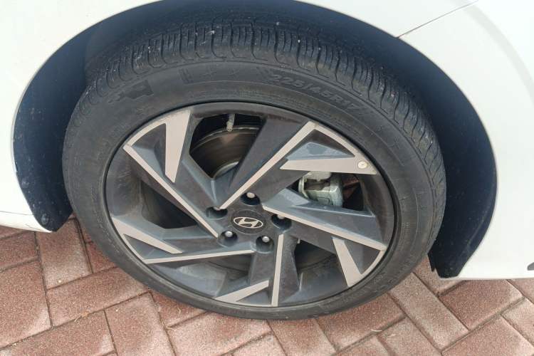 Used Hyundai Elantra 2023 1.5L CVT GLX Elite Edition Right Front Wheel Hub