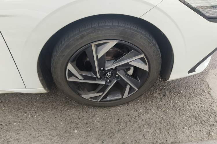 Used Hyundai Elantra 2023 1.5L CVT GLX Elite Edition Right Front Wheel Hub