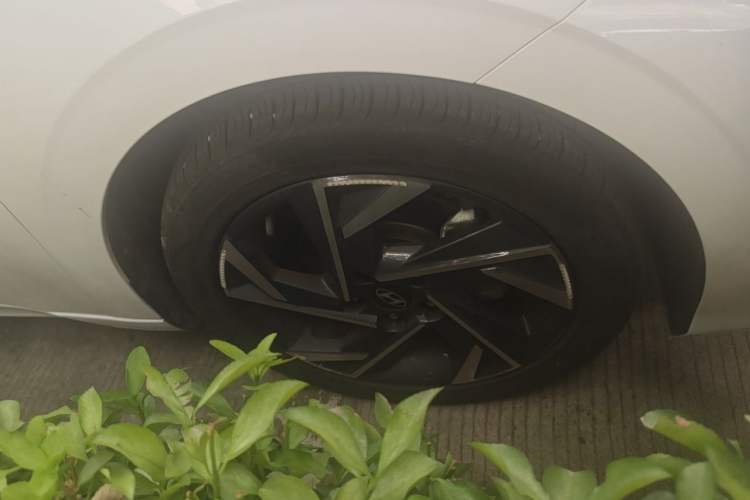 Used Hyundai Elantra 2023 1.5L CVT GLX Elite Edition Right Front Wheel Hub