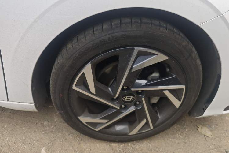Used Hyundai Elantra 2023 1.5L CVT GLX Elite Edition Right Front Wheel Hub