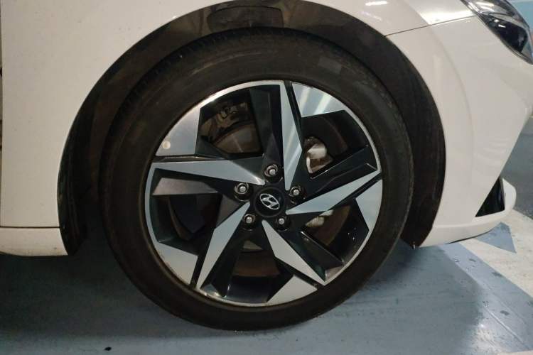 Used Hyundai Elantra 2023 1.5L CVT GLX Elite Edition Right Front Wheel Hub