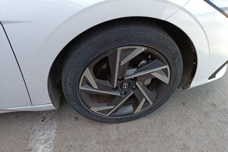 Used Hyundai Elantra 2023 1.5L CVT GLX Elite Edition Right Front Wheel Hub