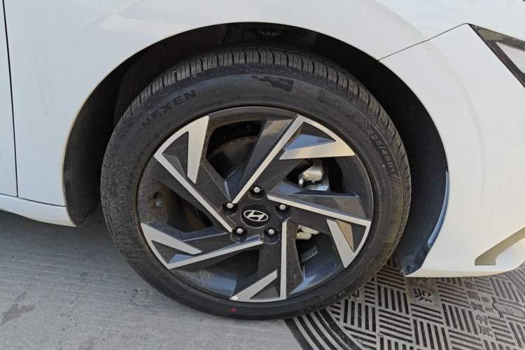 Used Hyundai Elantra 2023 1.5L CVT GLX Elite Edition Right Front Wheel Hub