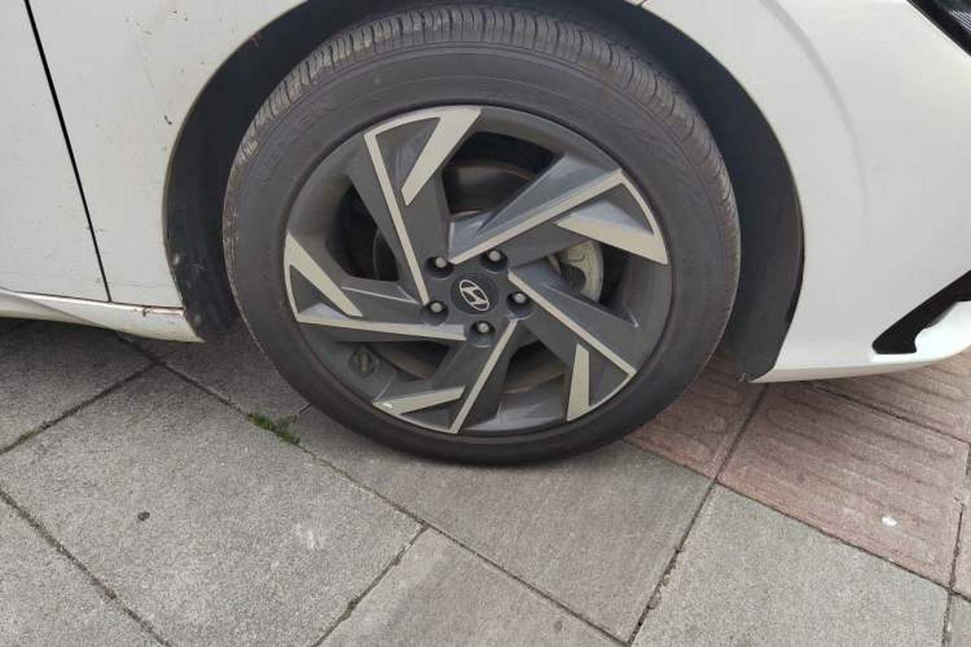 Used Hyundai Elantra 2023 1.5L CVT GLX Elite Edition Right Front Wheel Hub