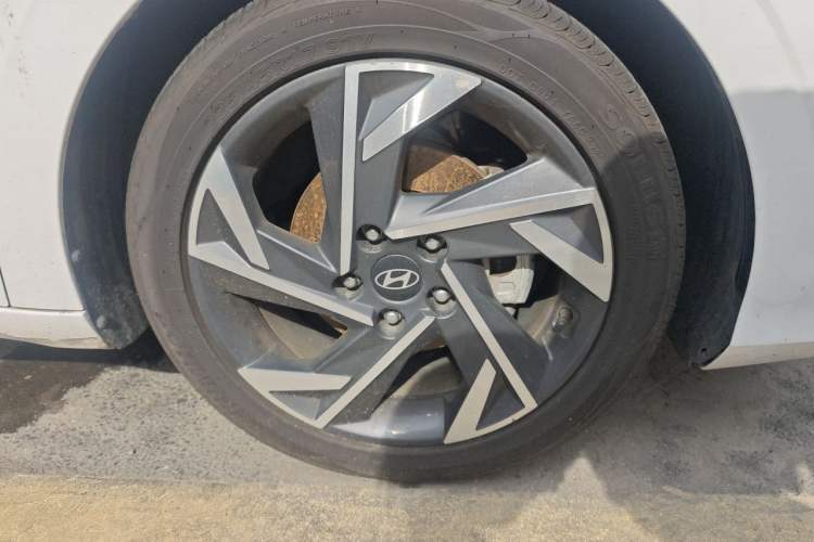 Used Hyundai Elantra 2023 1.5L CVT GLX Elite Edition Right Front Wheel Hub