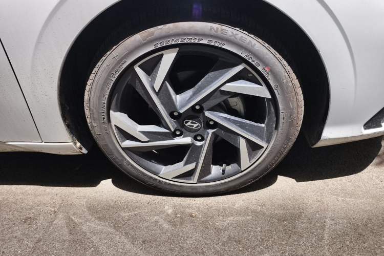 Used Hyundai Elantra 2023 1.5L CVT GLX Elite Edition Right Front Wheel Hub
