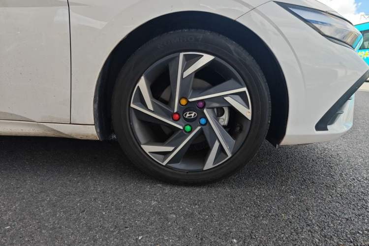 Used Hyundai Elantra 2023 1.5L CVT LUX Prestige Edition Right Front Wheel Hub