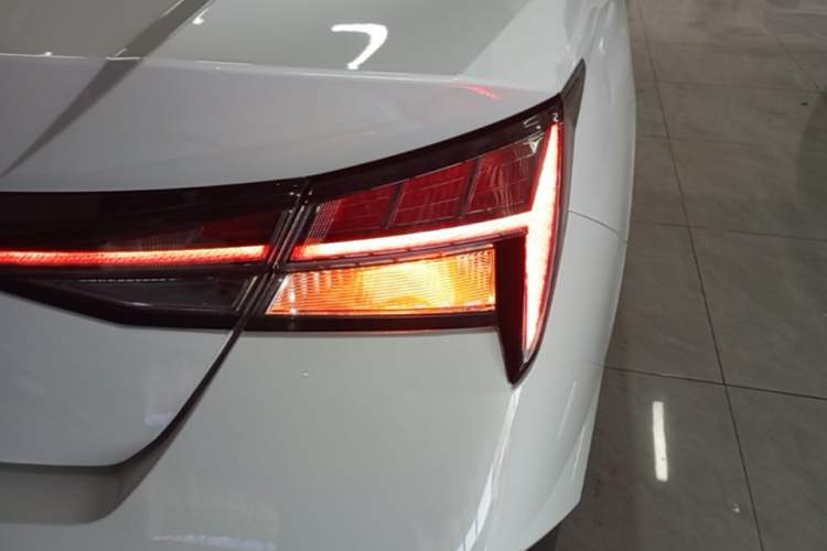 Used Hyundai Elantra 2023 1.5L CVT LUX Prestige Edition Right Rear Taillight