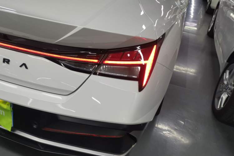 Used Hyundai Elantra 2023 1.5L CVT LUX Prestige Edition Right Rear Taillight