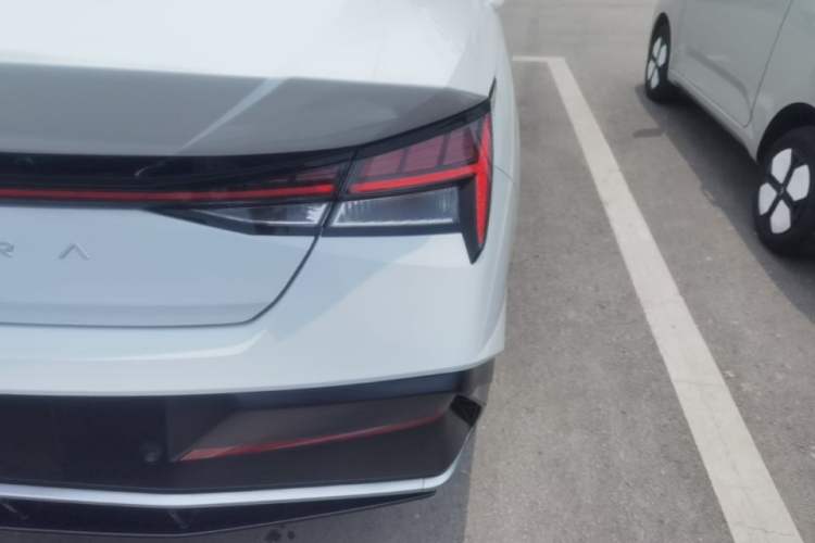 Used Hyundai Elantra 2023 1.5L CVT LUX Prestige Edition Right Rear Taillight