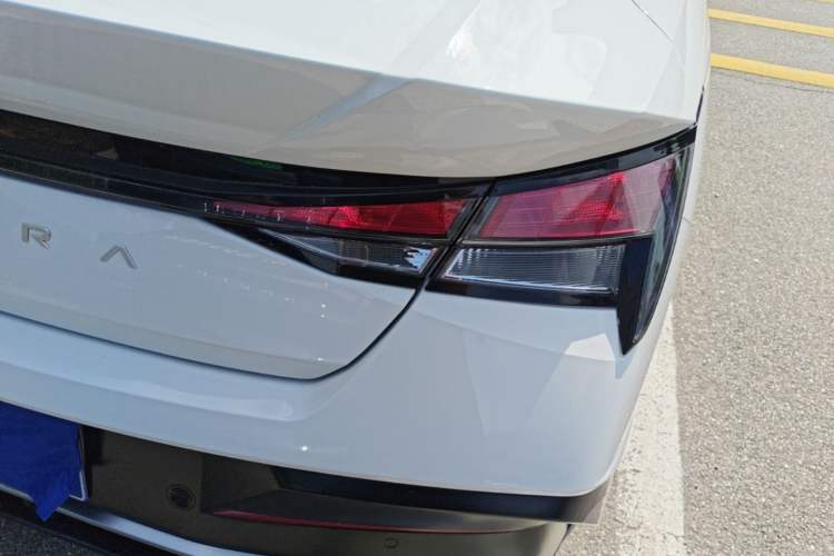 Used Hyundai Elantra 2023 1.5L CVT GLX Elite Edition Right Rear Taillight