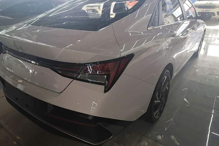 Used Hyundai Elantra 2023 1.5L CVT LUX Prestige Edition Right Rear Taillight