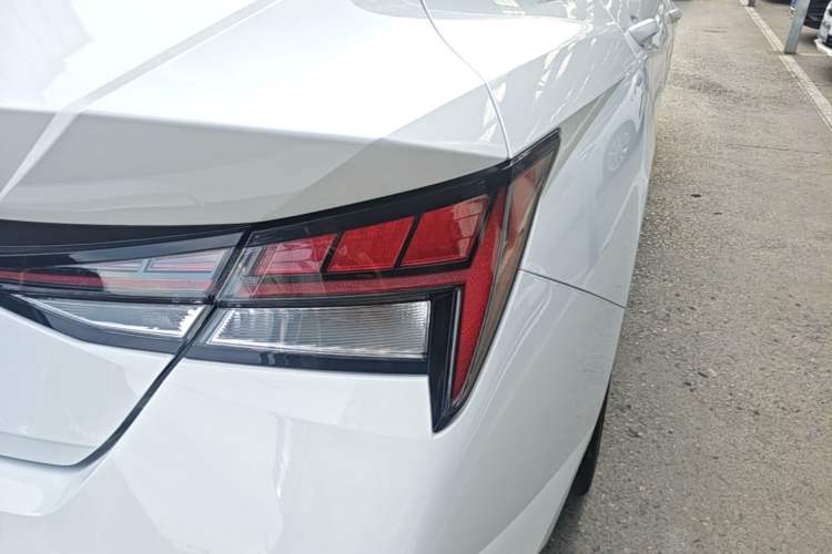 Used Hyundai Elantra 2023 1.5L CVT LUX Prestige Edition Right Rear Taillight