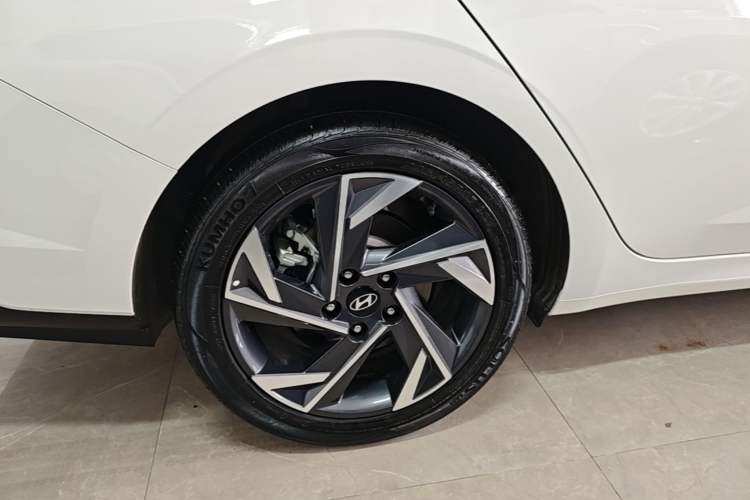 Used Hyundai Elantra 2023 1.5L CVT GLX Elite Edition Right Rear Wheel Hub