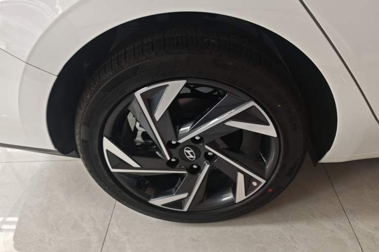 Used Hyundai Elantra 2023 1.5L CVT GLX Elite Edition Right Rear Wheel Hub