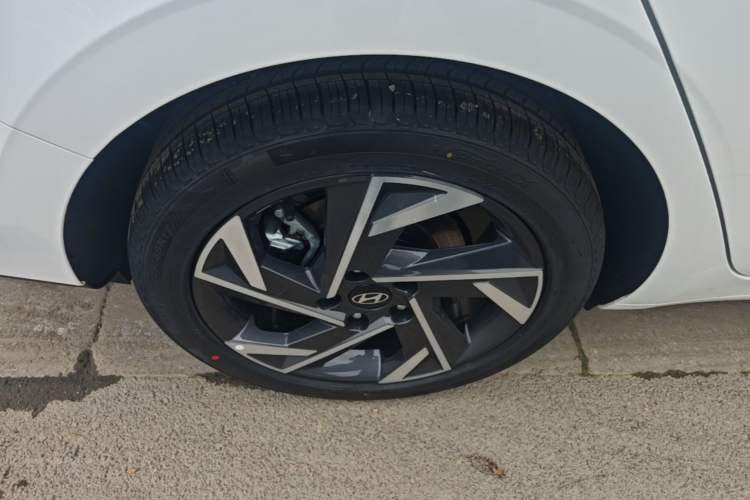 Used Hyundai Elantra 2023 1.5L CVT GLX Elite Edition Right Rear Wheel Hub