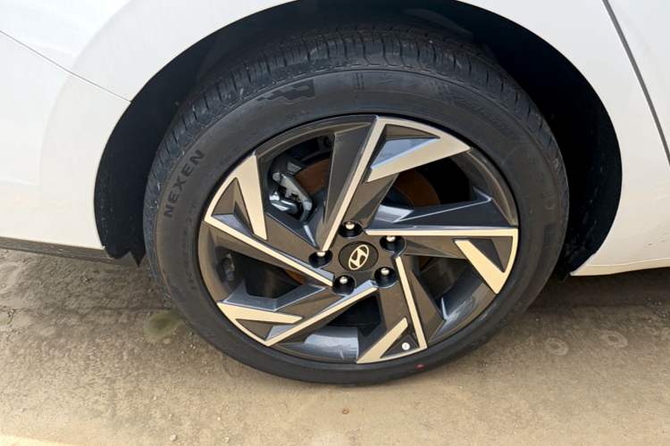 Used Hyundai Elantra 2023 1.5L CVT GLX Elite Edition Right Rear Wheel Hub