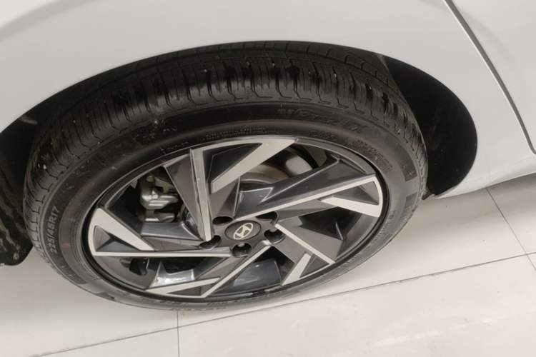 Used Hyundai Elantra 2023 1.5L CVT GLX Elite Edition Right Rear Wheel Hub