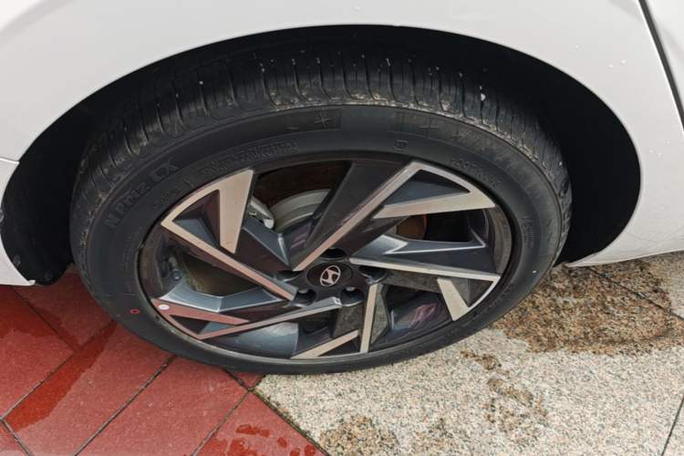 Used Hyundai Elantra 2023 1.5L CVT GLX Elite Edition Right Rear Wheel Hub