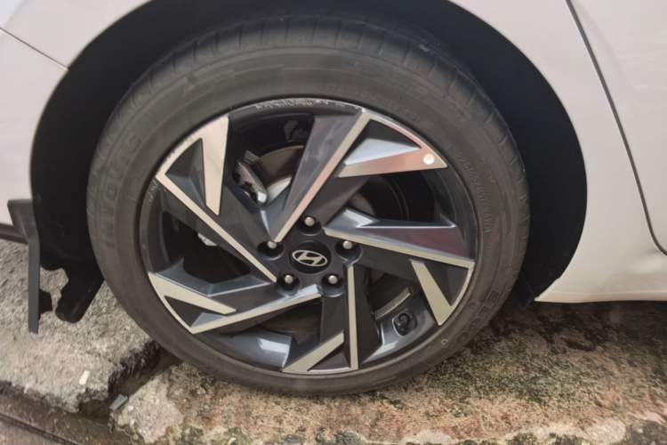 Used Hyundai Elantra 2023 1.5L CVT GLX Elite Edition Right Rear Wheel Hub
