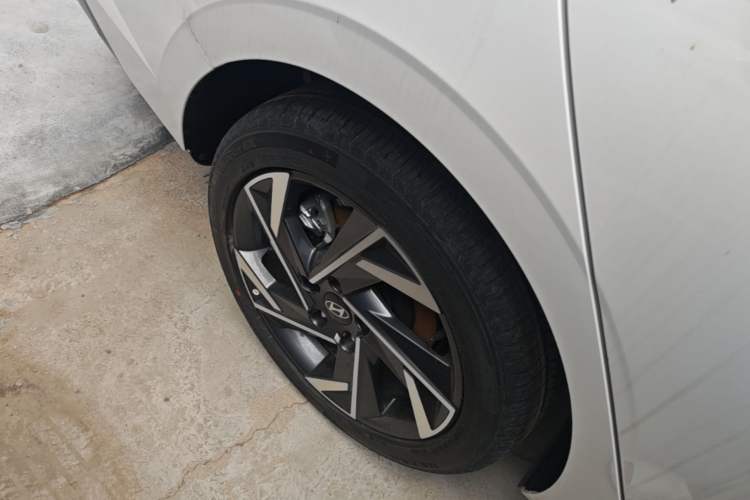 Used Hyundai Elantra 2023 1.5L CVT GLX Elite Edition Right Rear Wheel Hub