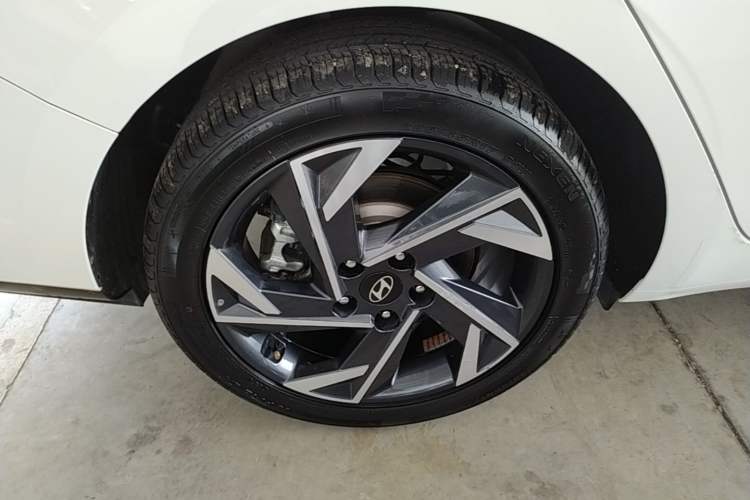 Used Hyundai Elantra 2023 1.5L CVT GLX Elite Edition Right Rear Wheel Hub