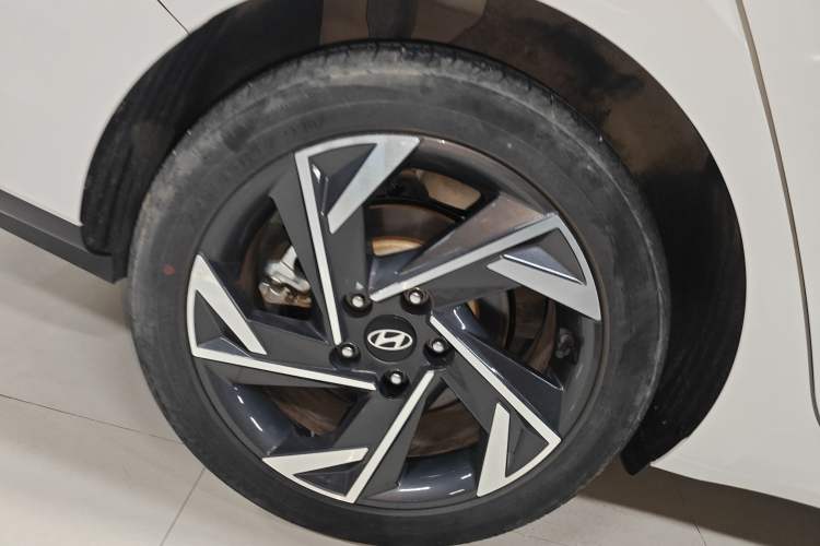 Used Hyundai Elantra 2023 1.5L CVT GLX Elite Edition Right Rear Wheel Hub