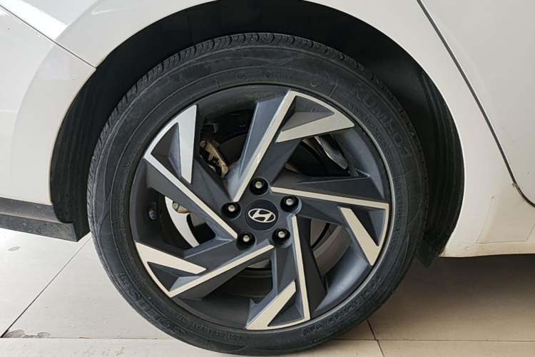 Used Hyundai Elantra 2023 1.5L CVT LUX Prestige Edition Right Rear Wheel Hub
