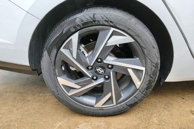 Used Hyundai Elantra 2023 1.5L CVT GLX Elite Edition Right Rear Wheel Hub
