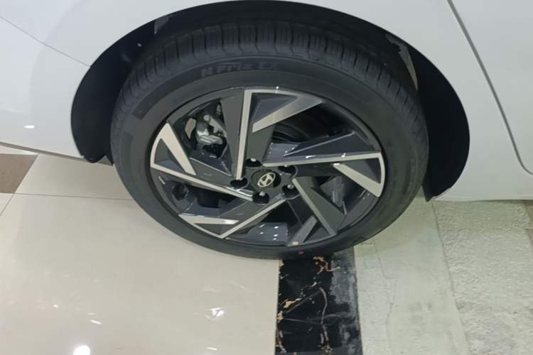 Used Hyundai Elantra 2023 1.5L CVT GLX Elite Edition Right Rear Wheel Hub