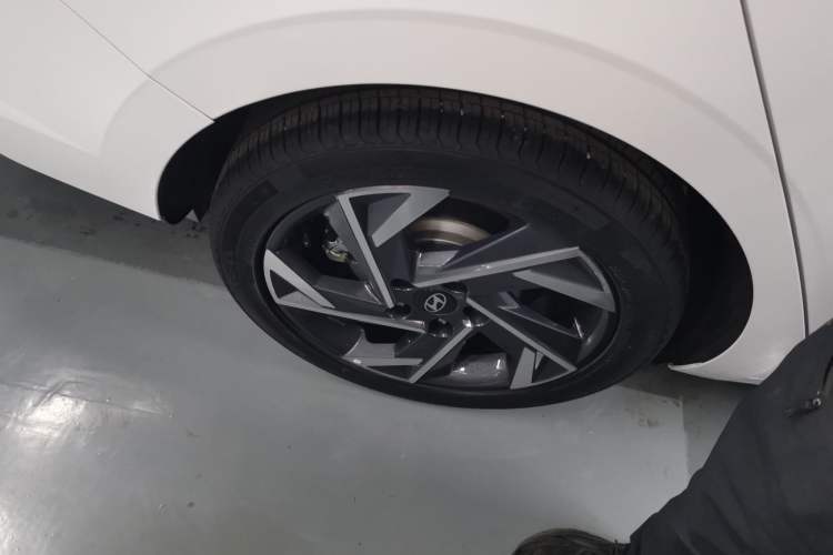 Used Hyundai Elantra 2023 1.5L CVT LUX Prestige Edition Right Rear Wheel Hub