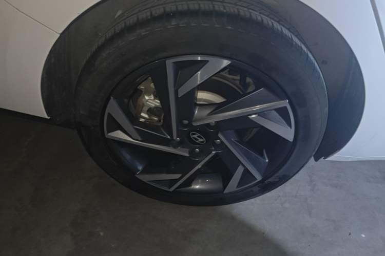 Used Hyundai Elantra 2023 1.5L CVT GLX Elite Edition Right Rear Wheel Hub