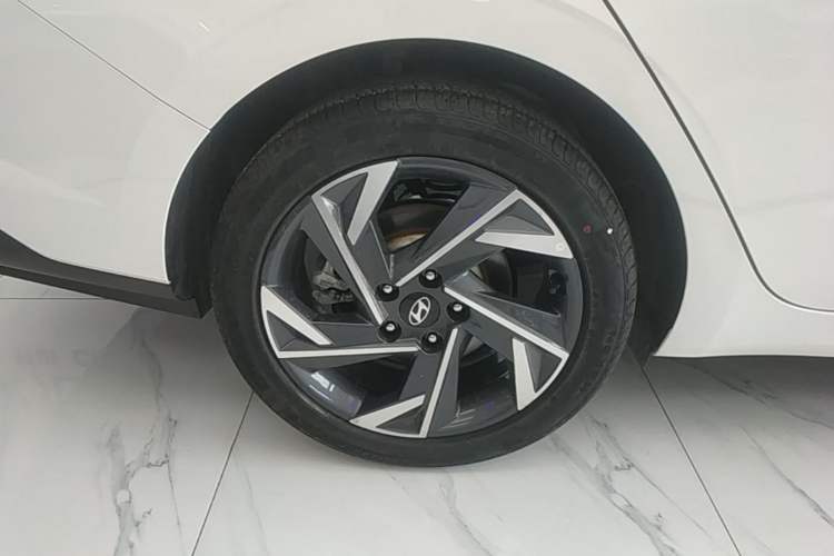 Used Hyundai Elantra 2023 1.5L CVT LUX Prestige Edition Right Rear Wheel Hub