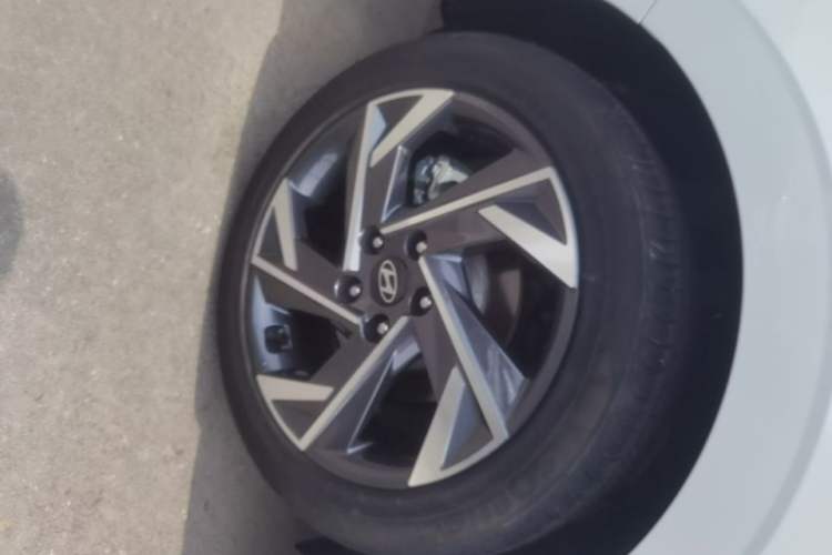 Used Hyundai Elantra 2023 1.5L CVT LUX Prestige Edition Right Rear Wheel Hub