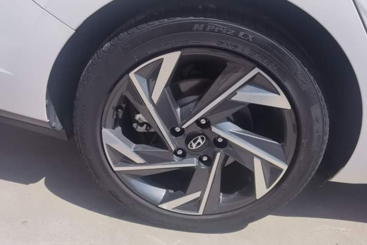 Used Hyundai Elantra 2023 1.5L CVT LUX Prestige Edition Right Rear Wheel Hub