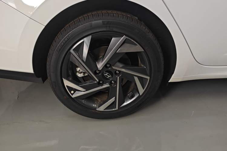 Used Hyundai Elantra 2023 1.5L CVT GLX Elite Edition Right Rear Wheel Hub