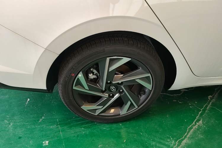 Used Hyundai Elantra 2023 1.5L CVT GLX Elite Edition Right Rear Wheel Hub