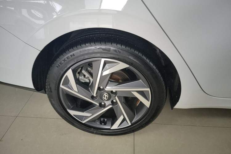 Used Hyundai Elantra 2023 1.5L CVT LUX Prestige Edition Right Rear Wheel Hub