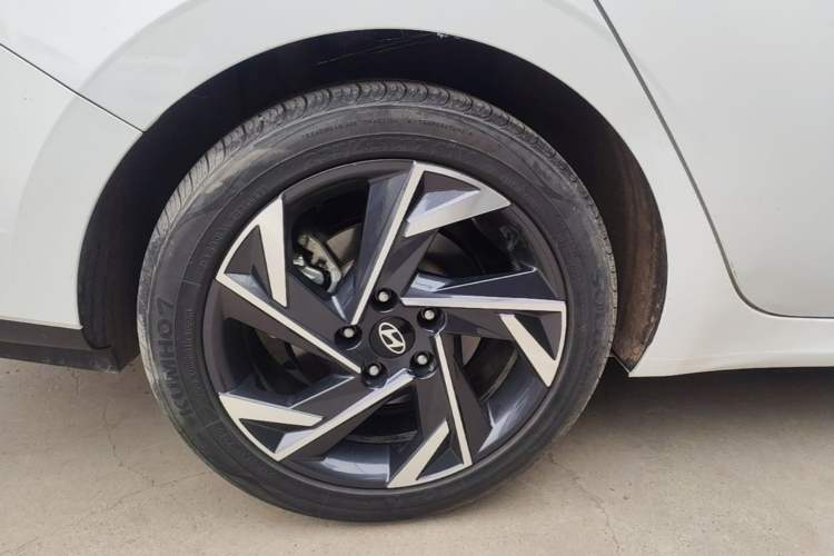Used Hyundai Elantra 2023 1.5L CVT GLX Elite Edition Right Rear Wheel Hub