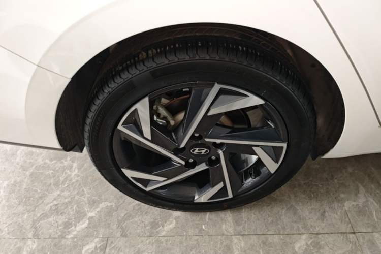 Used Hyundai Elantra 2023 1.5L CVT GLX Elite Edition Right Rear Wheel Hub
