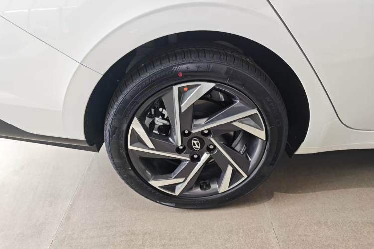 Used Hyundai Elantra 2023 1.5L CVT GLX Elite Edition Right Rear Wheel Hub