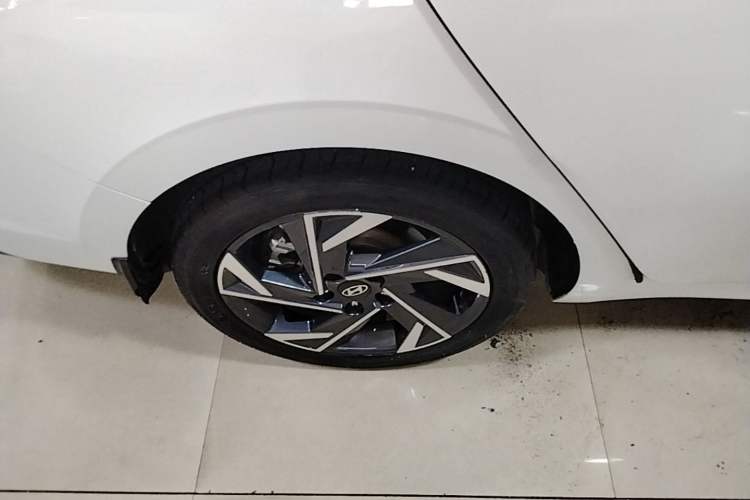 Used Hyundai Elantra 2023 1.5L CVT GLX Elite Edition Right Rear Wheel Hub