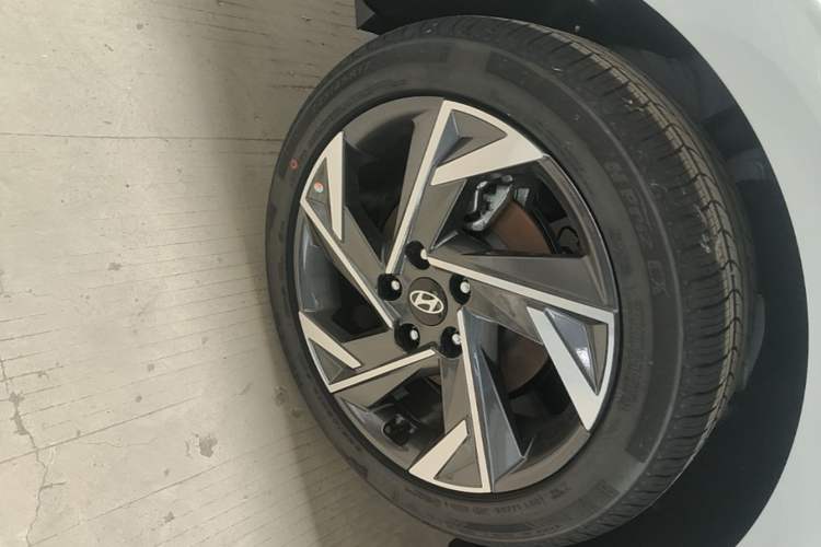 Used Hyundai Elantra 2023 1.5L CVT GLX Elite Edition Right Rear Wheel Hub