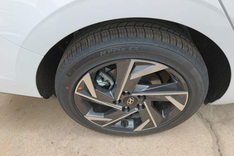 Used Hyundai Elantra 2023 1.5L CVT GLX Elite Edition Right Rear Wheel Hub