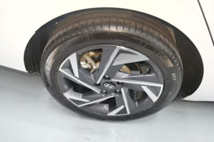 Used Hyundai Elantra 2023 1.5L CVT LUX Prestige Edition Right Rear Wheel Hub