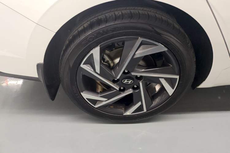 Used Hyundai Elantra 2023 1.5L CVT GLX Elite Edition Right Rear Wheel Hub