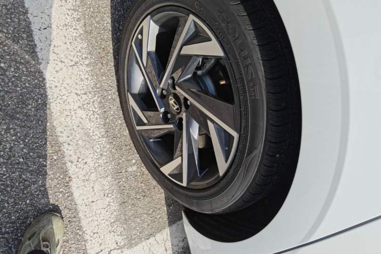 Used Hyundai Elantra 2023 1.5L CVT GLX Elite Edition Right Rear Wheel Hub